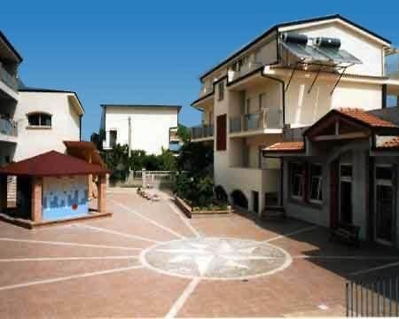 Aquamarine Residence Davoli Exterior photo