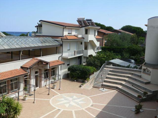 Aquamarine Residence Davoli Exterior photo