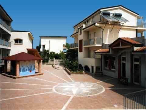 Aquamarine Residence Davoli Exterior photo